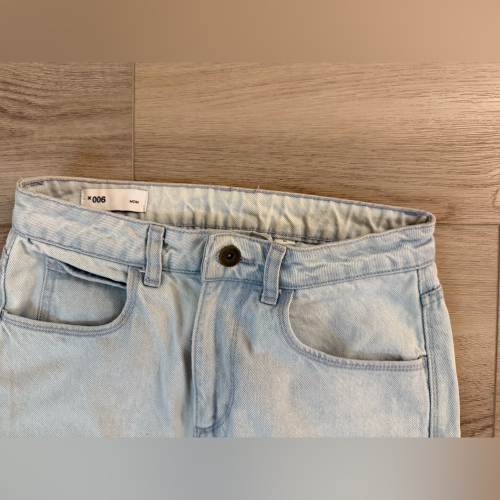 High Rise Light Blue Jeans - Picture 4 of 6